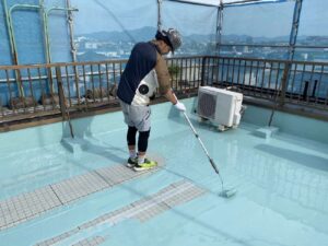 大規模修繕　雨漏りを防ぐ防水工事｜マンションと倉庫で異なるポイント