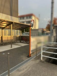 岡山市中区｜店舗｜修繕工事｜カーブミラー設置